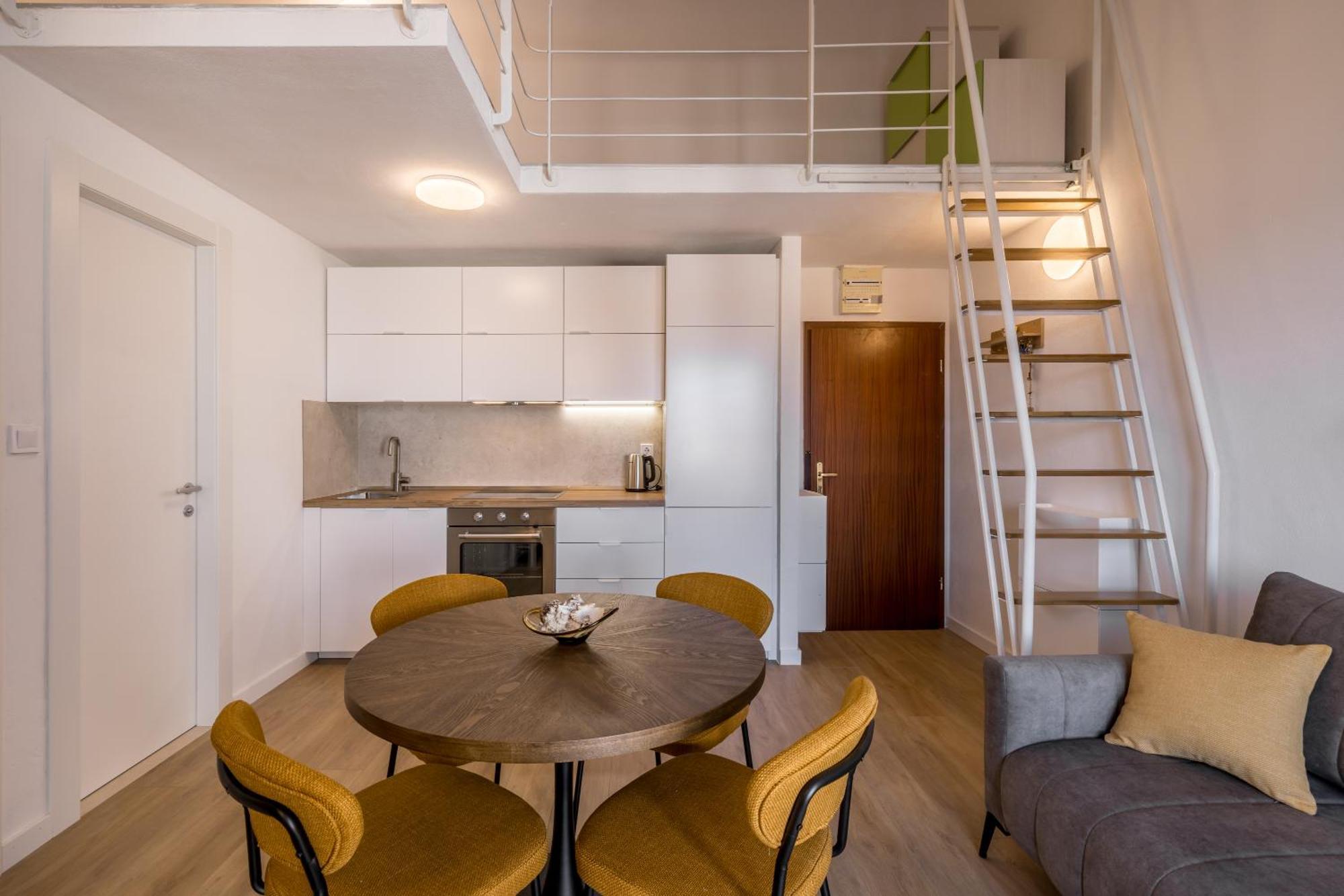 Bolotel Family & Studio Stay ภายนอก รูปภาพ